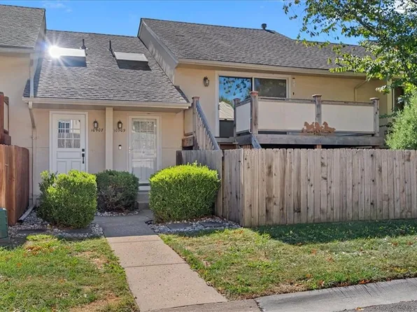 10909 Gillette St, Overland Park, KS 66210