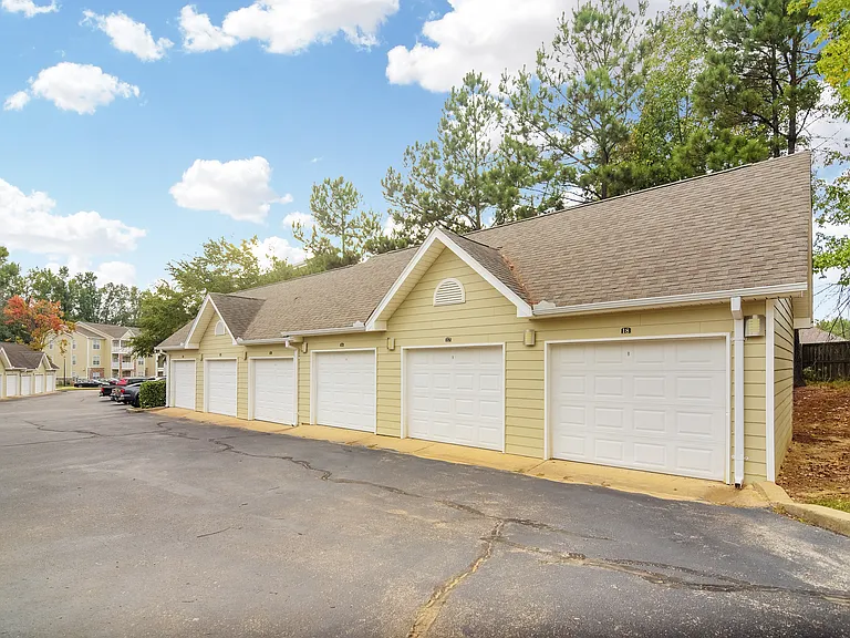 Highlands Apartment Homes — Photo 32