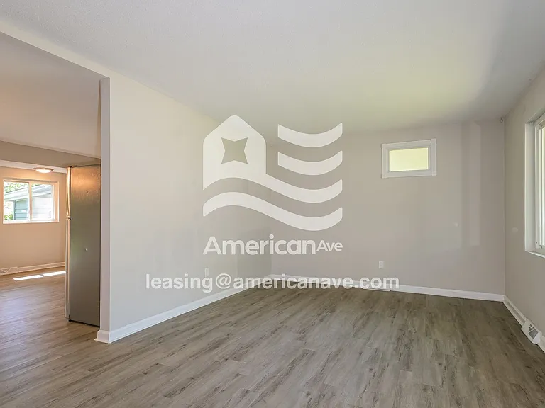 1096499_003_living_room_13816332.jpg