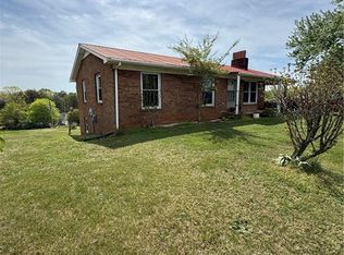 1280 Pilot Westfield Rd, Pilot Mountain, NC 27041