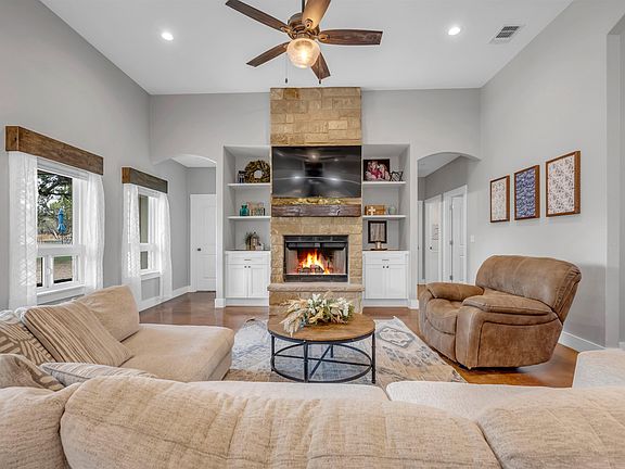 4th image of 1300 Rocky Hollow Drive