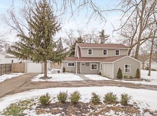 1151 Hartland Dr, Troy, MI 48083