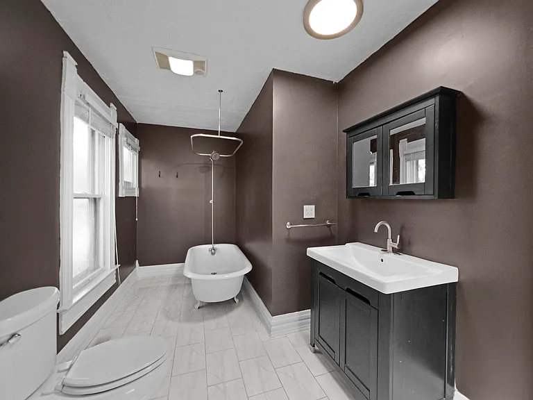 335 W 2nd Ave — Photo 33