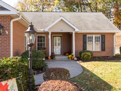 210 Red Oak Dr, Staunton, VA, 24401