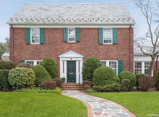 133 Mead Brook Rd, Garden City, NY 11530