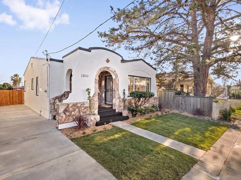 2810 55th Ave