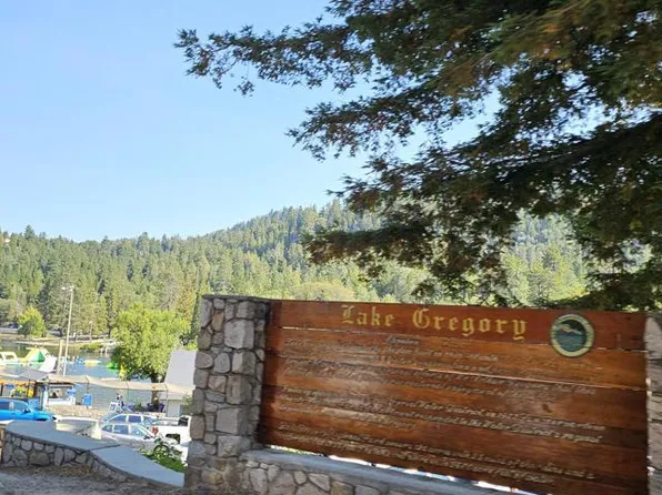 23796 Scenic Dr, Crestline, CA 92325