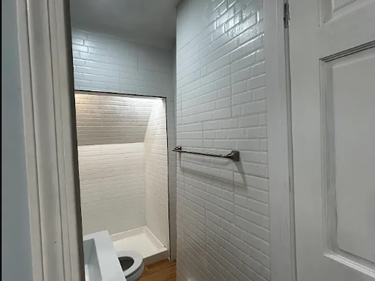 1638 Sanderson Ave — Photo 73