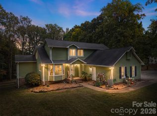 4644 Hickory Grove Rd, Mount Holly, NC 28120