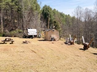 1617 Pot Rock Rd, Woodlawn, VA 24381