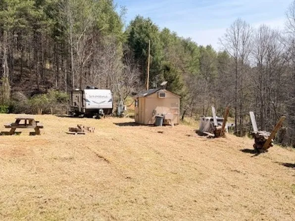 1617 Pot Rock Road, Woodlawn, VA 24381