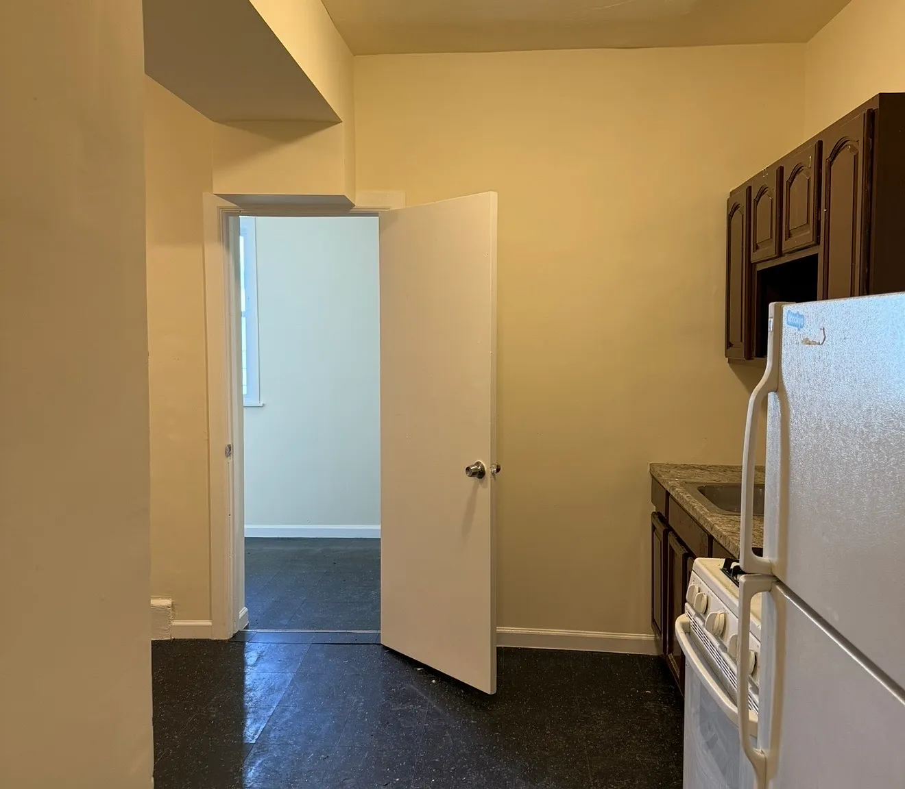 4 bed, 1200 sqft, $3,000 — Photo 1