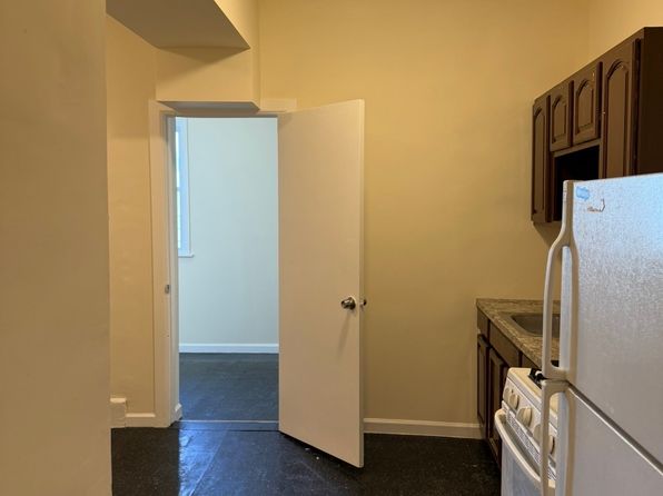 19 Lawrence St APT 1W