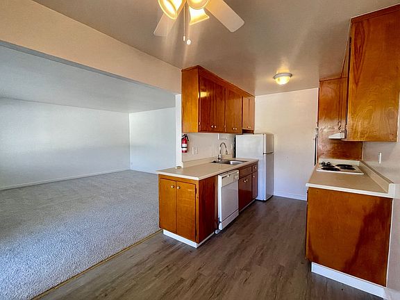 3rd image of 1372 Creekside Dr APT 3