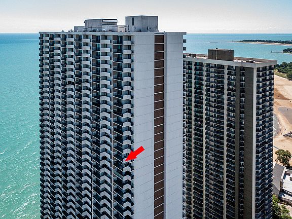 3rd image of 6033 N Sheridan Rd APT 31M