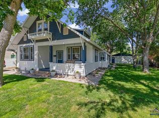 309 S 14th St, Hot Springs, SD 57747