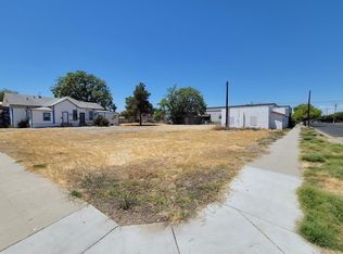 128 E 8th St, Hanford, CA 93230