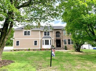 68 Washington Valley Rd, Warren, NJ 07059