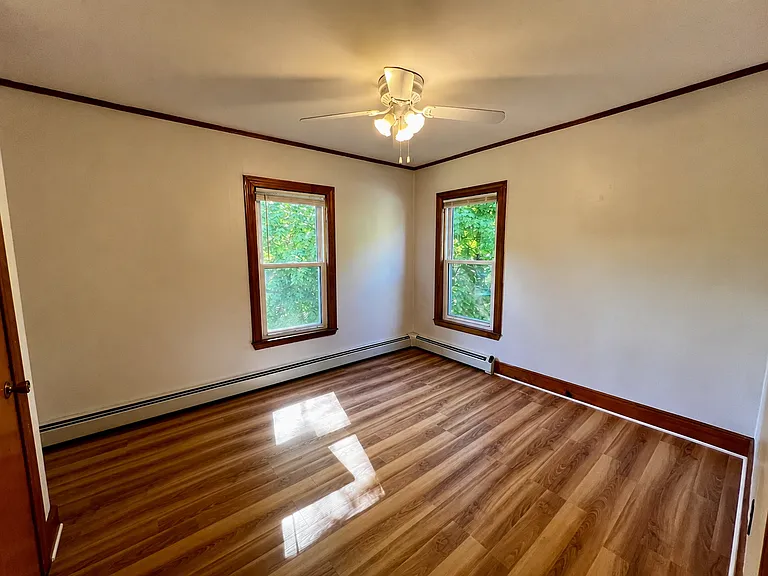 Opposing side 2nd bedroom