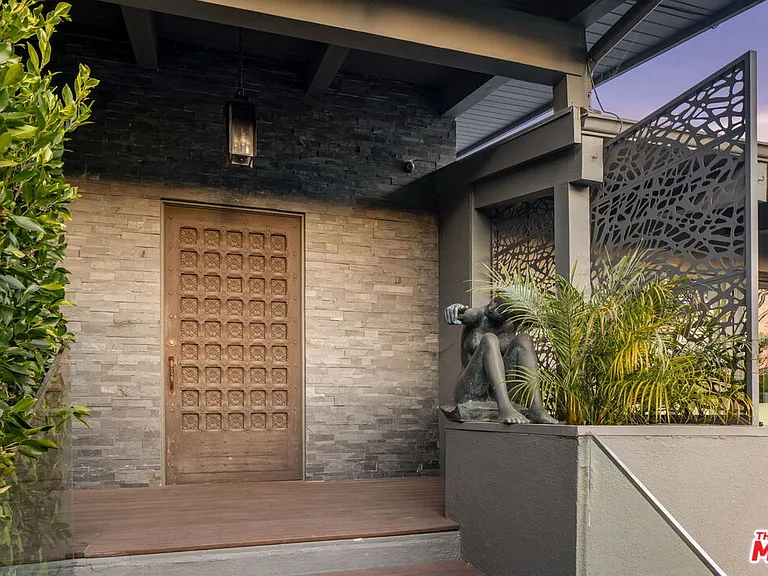 344 Arno Way — Photo 3