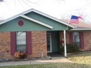 612 Lynnewood Ave, Burleson, TX 76028