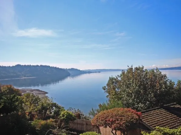 12223 Shorewood Dr SW, Burien, WA 98146