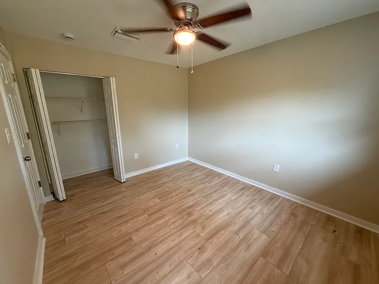 5513 13th St E — Photo 12