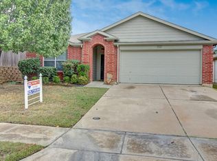 8325 Horseshoe Bend Dr, Fort Worth, TX 76131