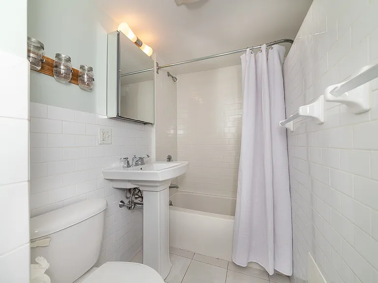 15 University Rd #B — Photo 8
