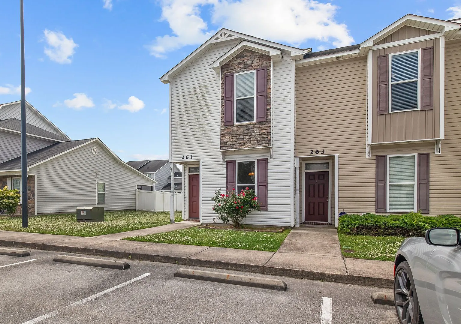 2 Bed 2.5 Bath Townhome — Photo 3