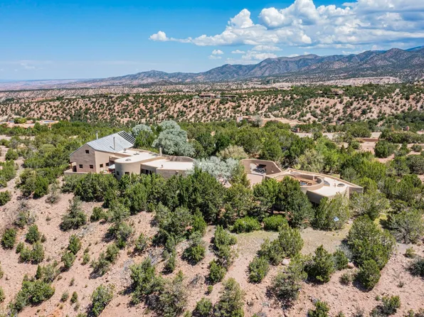 46 Paseo Encantado SW, Santa Fe, NM 87506