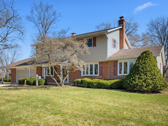 401 E Side Dr, Geneva, IL 60134