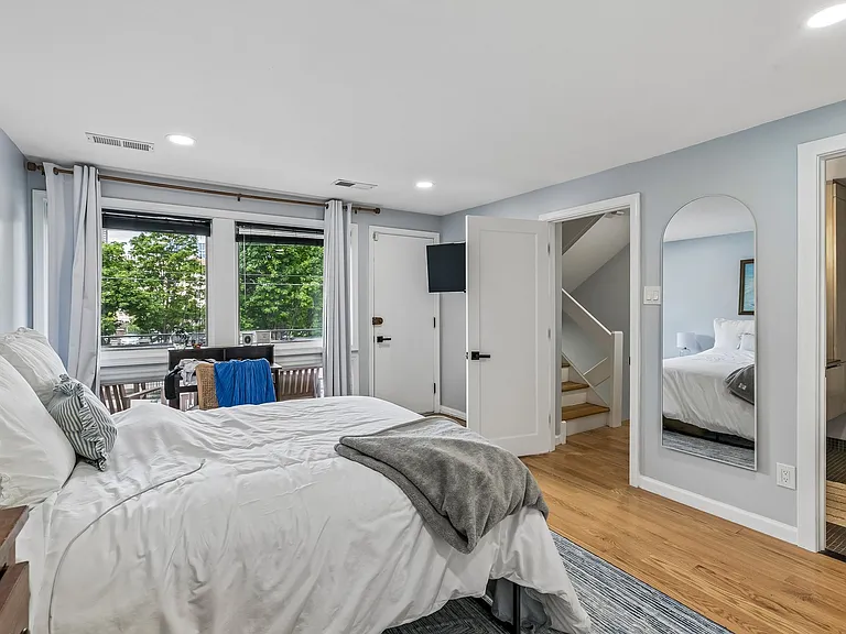 1130 Lombard St — Photo 18