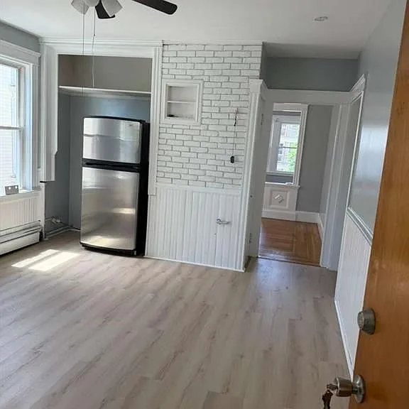 304 Webster Ave — Photo 3