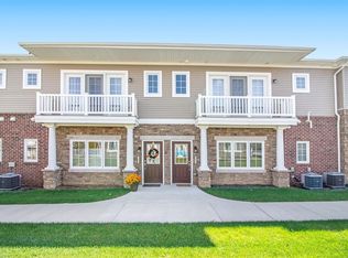 5639 Arbor Chase Dr, Ann Arbor, MI 48103