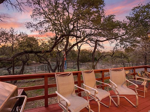 3rd image of 541 Saxet Trl