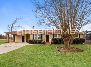 6637 Forestdale Ln, Douglasville, GA 30135