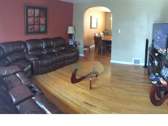 3rd image of 4240 Lawndale St