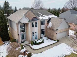 894 Hillsborough Dr, Rochester Hills, MI 48307