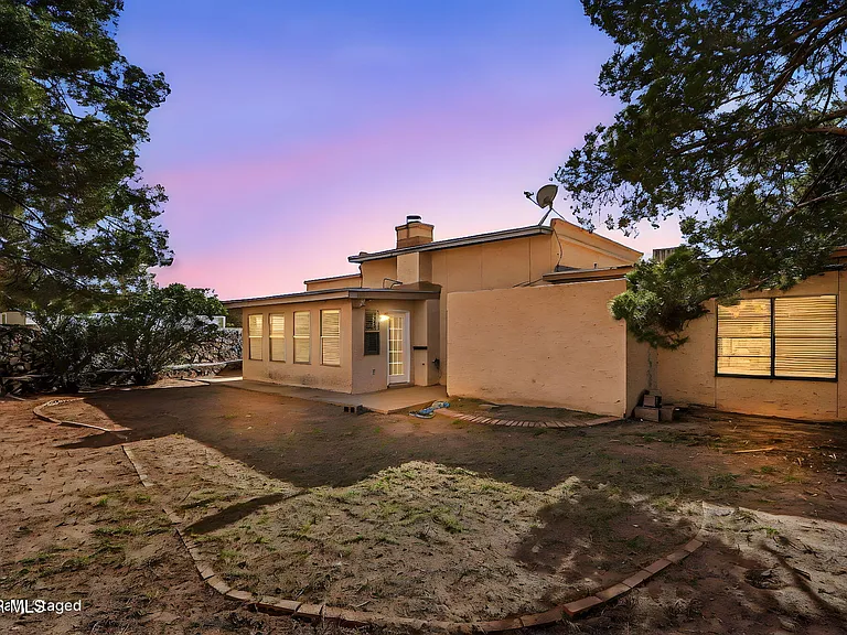 604 La Chapa Ave — Photo 26