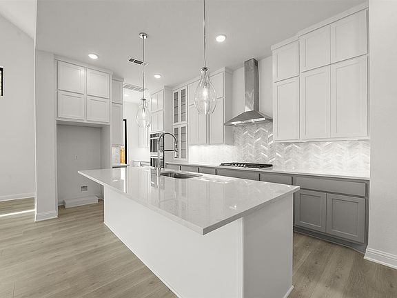 Brynlee II F kitchen