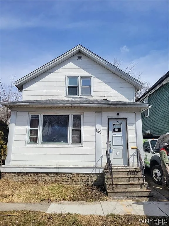 189 Gorton St photo 1