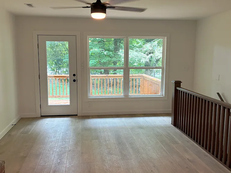 138 Ash Ln — Photo 8