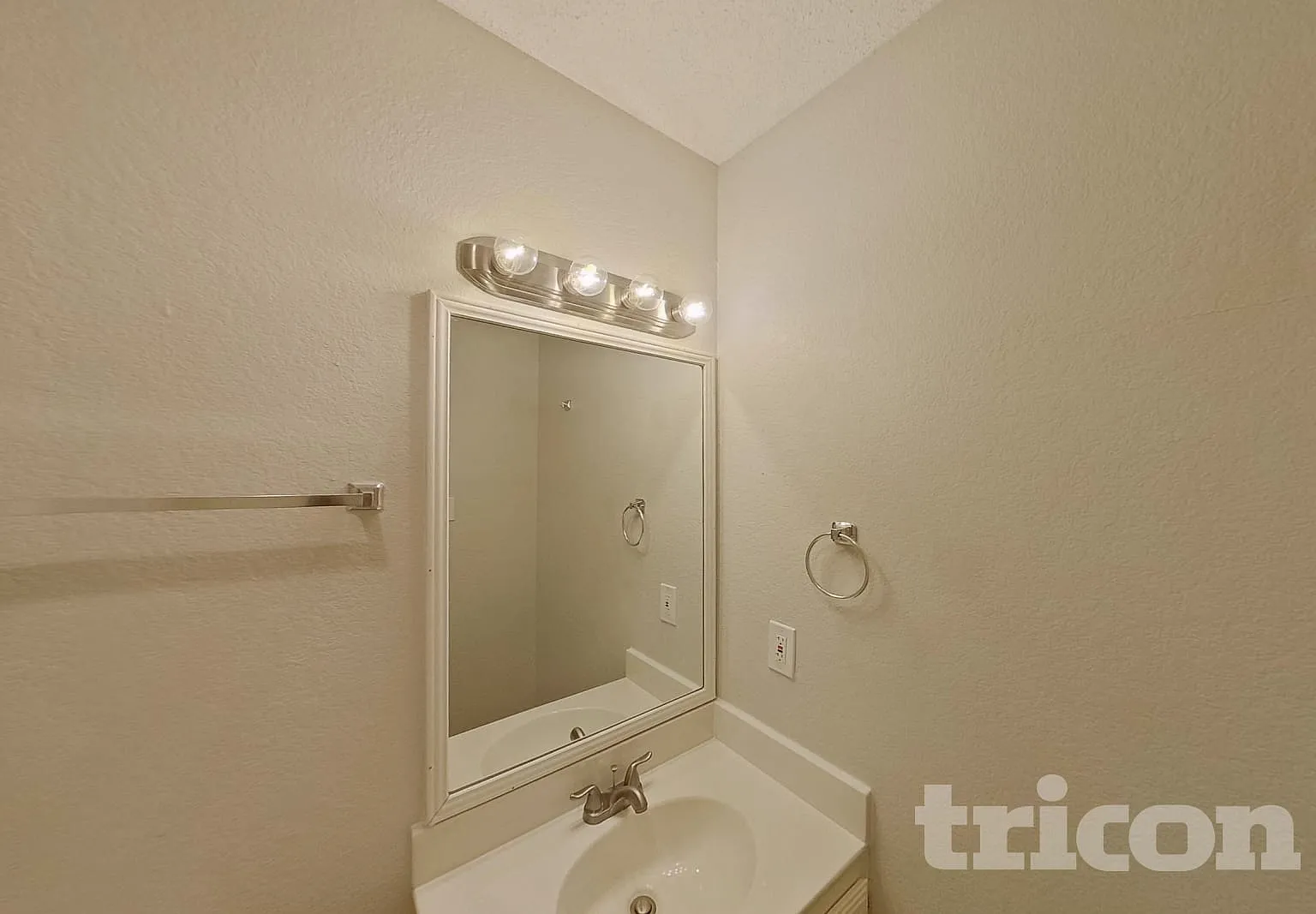 4931 Darrow Arlington TX — Photo 3