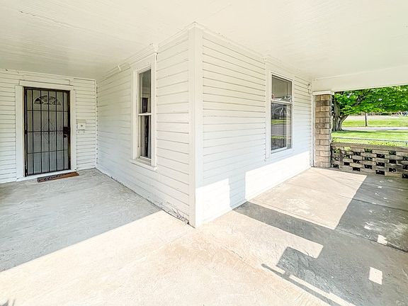 4th image of 355 Altamont Ave