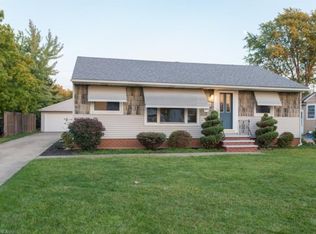7565 Skylark Dr, Parma, OH