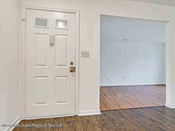 4th image of 183 Lynn Ct