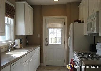 3rd image of 2847 Rosella Ave