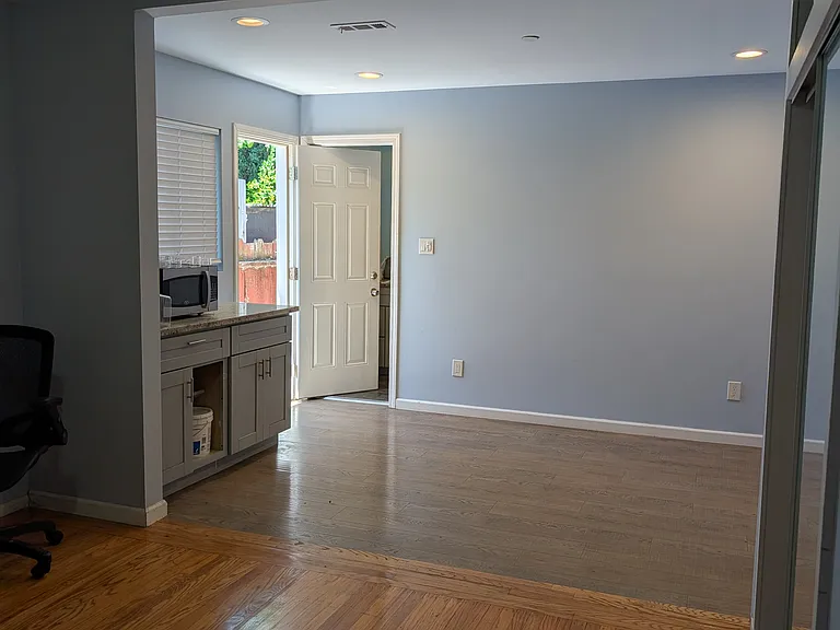 685 Carolina Ave #400 — Photo 6