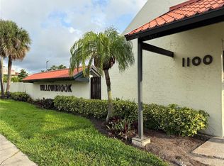 1100 E Bay Dr APT 35, Largo, FL 33770